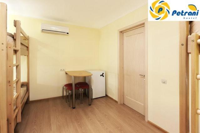 Petrani Hostel Κίεβο Εξωτερικό φωτογραφία